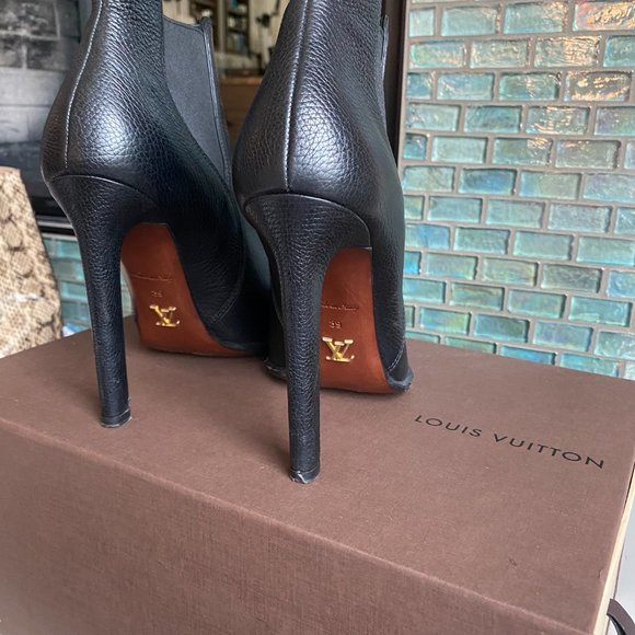 Louis Vuitton Heel Booties - Picture 10 of 15